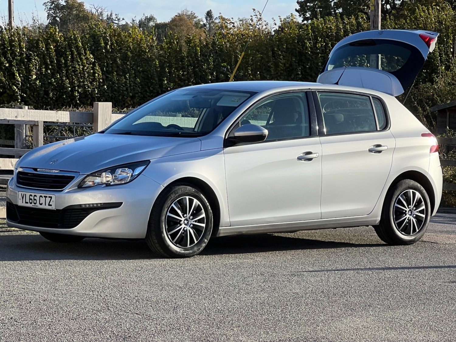 Used Peugeot 308 2017 for sale - 76381882: Photo 23