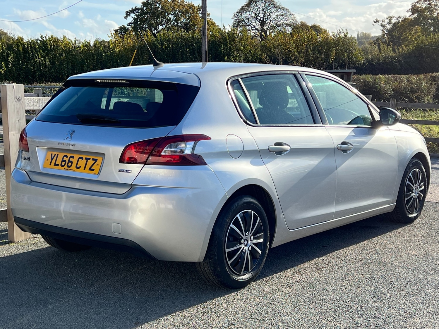 Used Peugeot 308 2017 for sale - 76381882: Photo 7