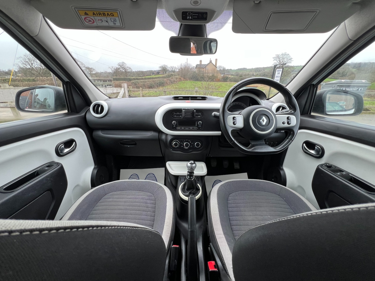 Used Renault Twingo 2015 for sale - 77581180: Photo 15