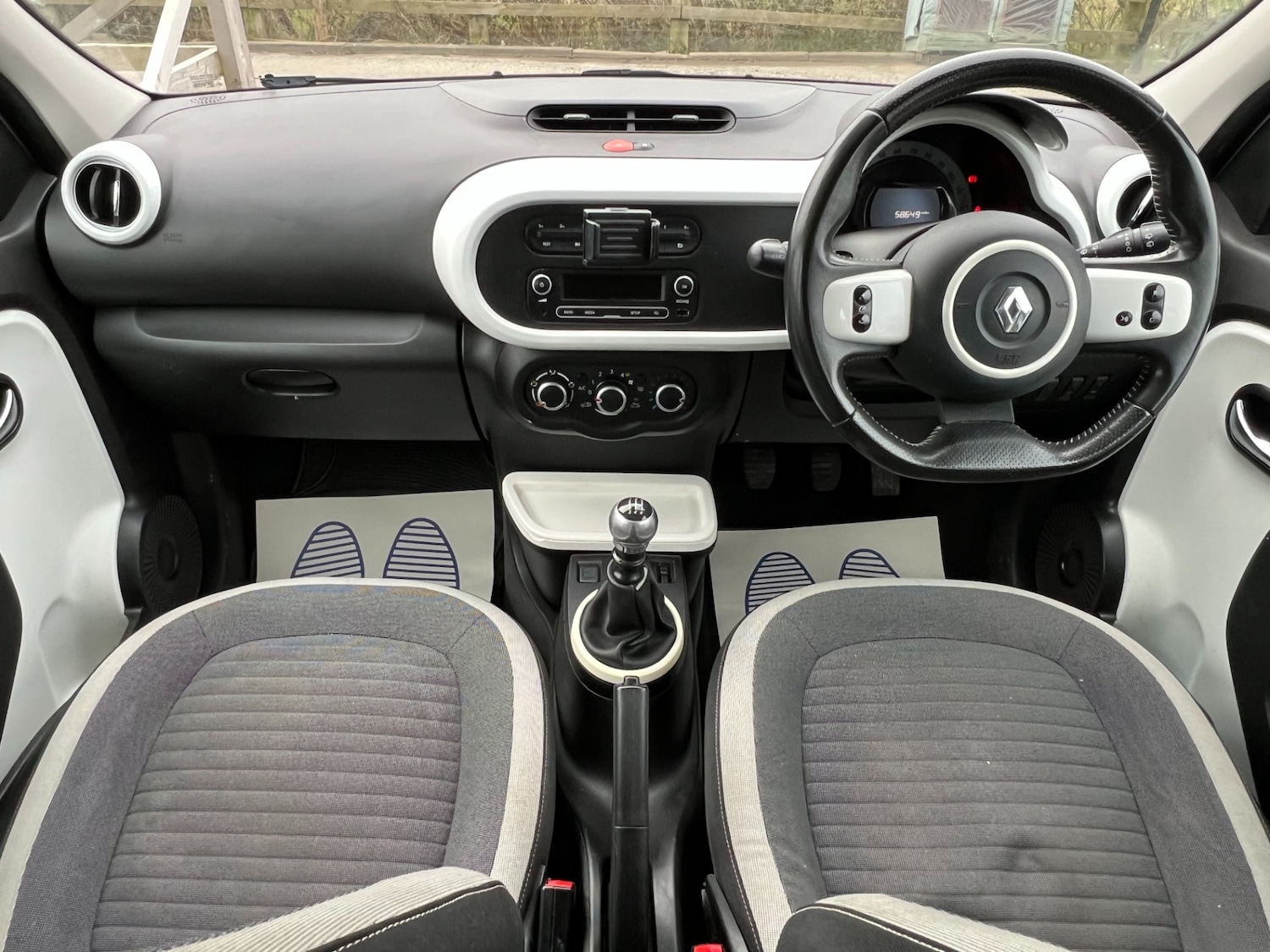 Used Renault Twingo 2015 for sale - 77581180: Photo 2