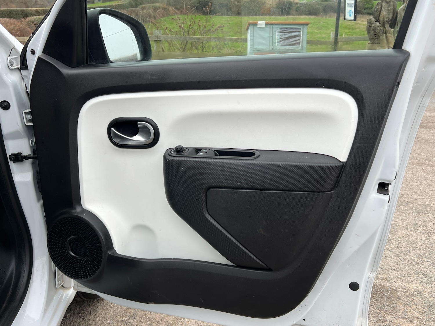 Used Renault Twingo 2015 for sale - 77581180: Photo 21