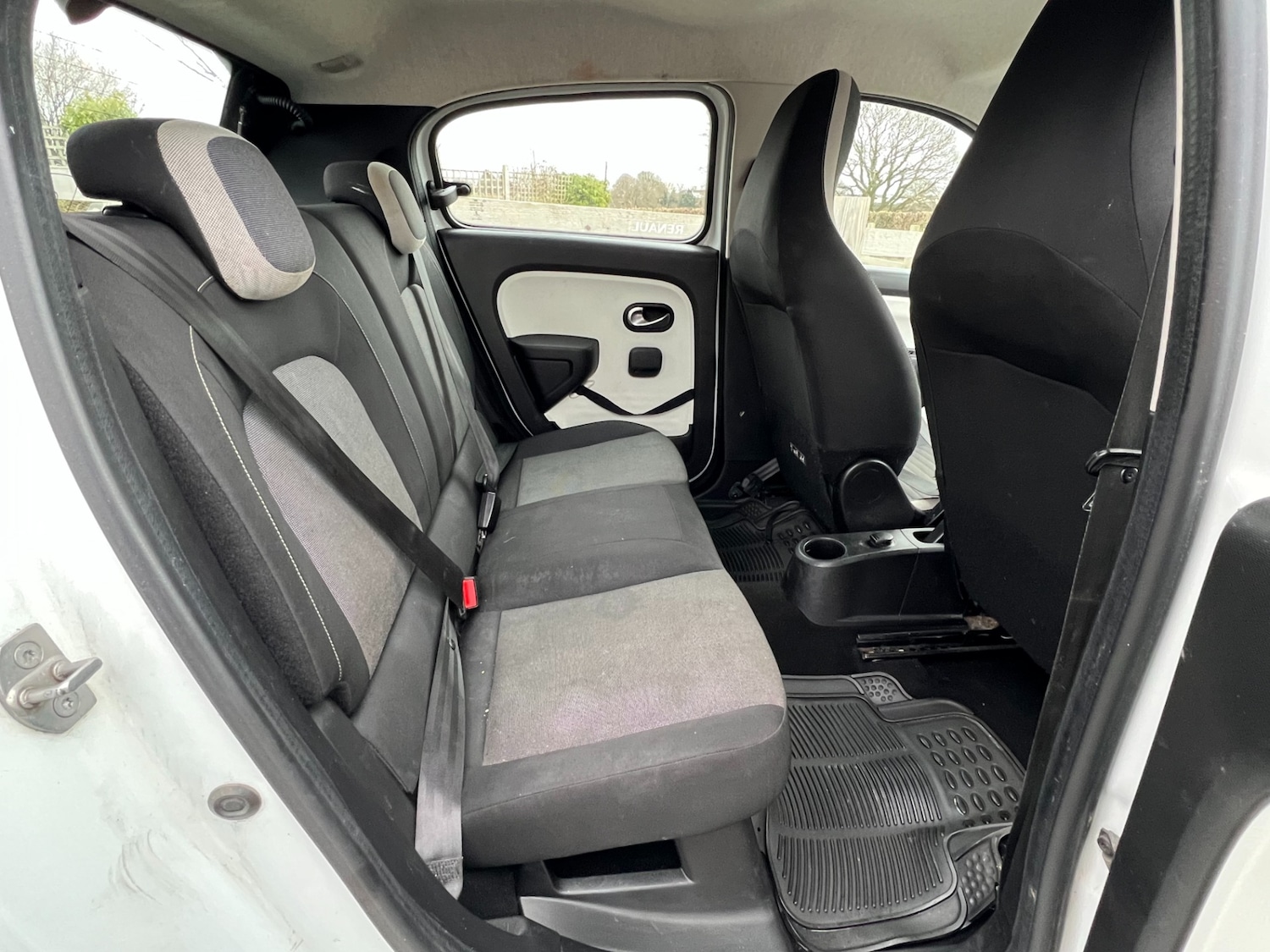 Used Renault Twingo 2015 for sale - 77581180: Photo 22