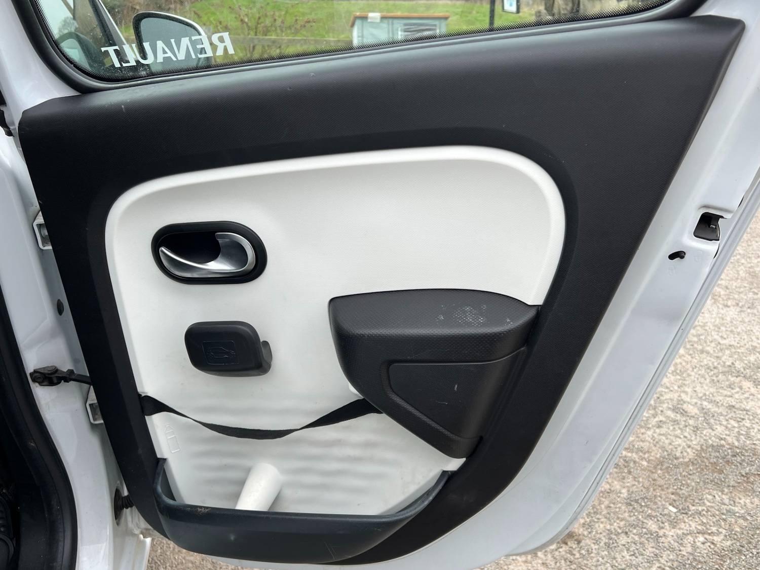 Used Renault Twingo 2015 for sale - 77581180: Photo 27