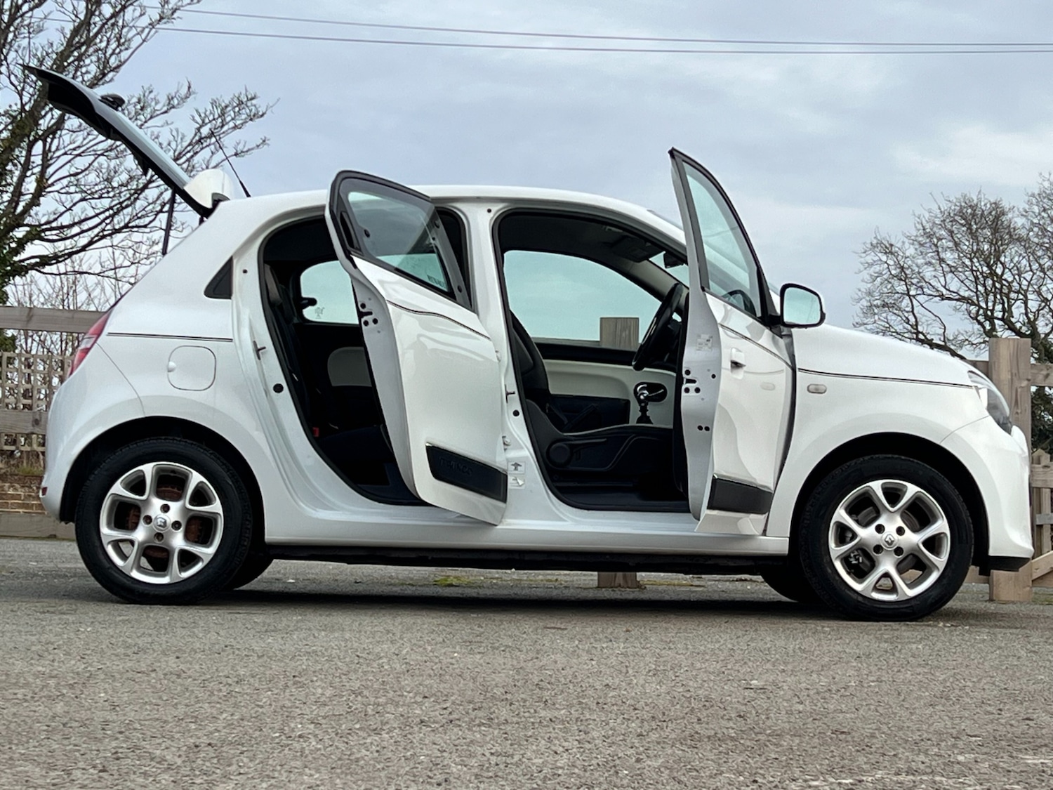 Used Renault Twingo 2015 for sale - 77581180: Photo 3