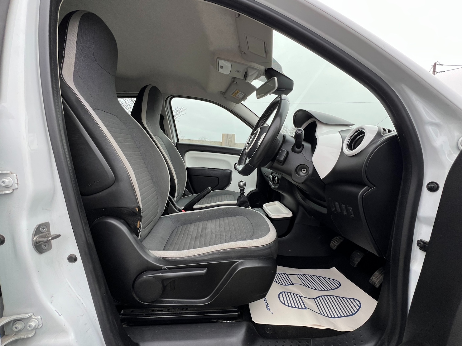 Used Renault Twingo 2015 for sale - 77581180: Photo 4
