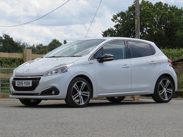 Used Peugeot 208 2015 for sale - 76219355: Photo 14