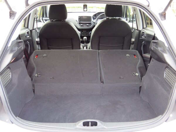 Used Peugeot 208 2015 for sale - 76219355: Photo 16