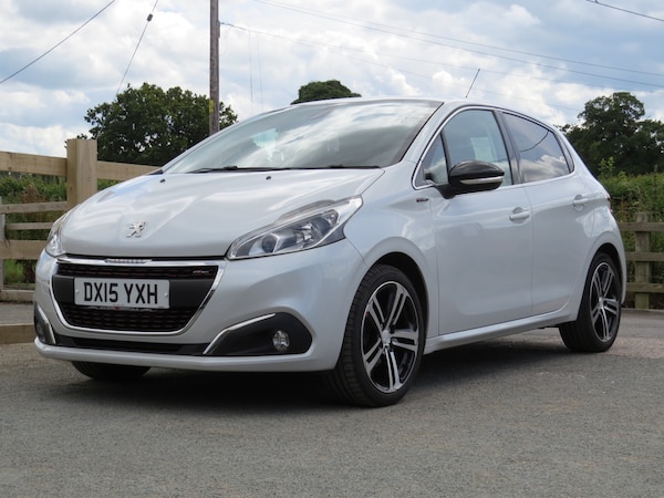 Used Peugeot 208 2015 for sale - 76219355: Photo 17