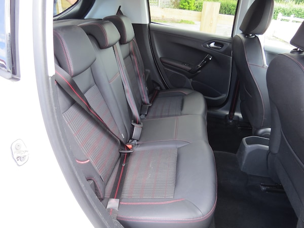 Used Peugeot 208 2015 for sale - 76219355: Photo 19