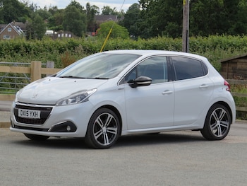 2015 (15) - 1.2 PureTech 110 GT Line 5dr GREAT CAR FAB MILES