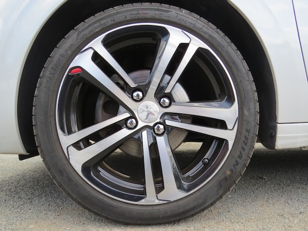 Used Peugeot 208 2015 for sale - 76219355: Photo 7