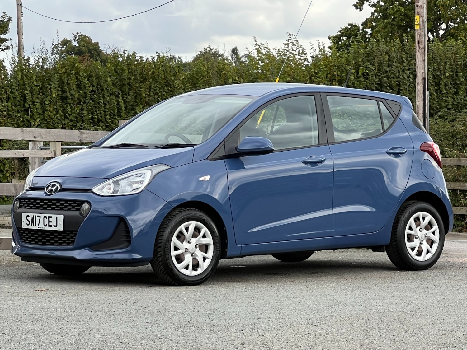 Used Hyundai i10 2017 for sale - 76106276: Photo 1