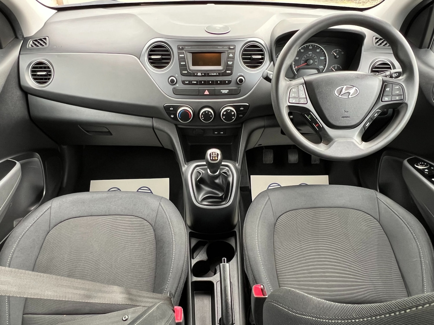 Used Hyundai i10 2017 for sale - 76106276: Photo 16