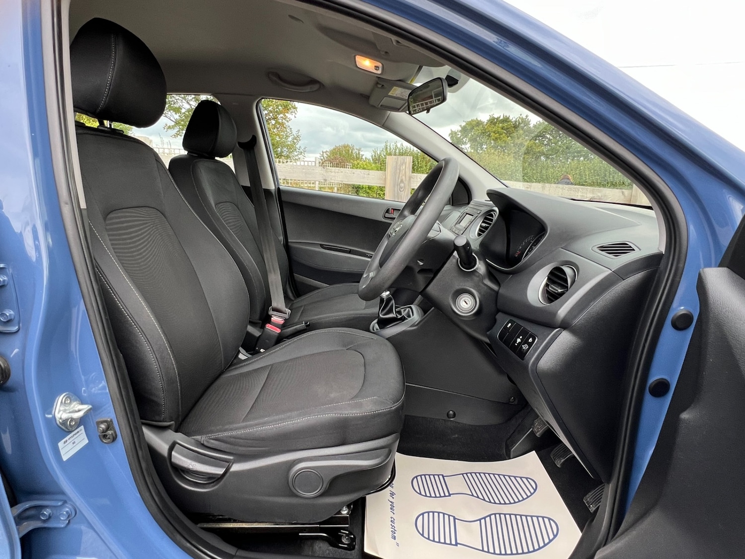 Used Hyundai i10 2017 for sale - 76106276: Photo 22