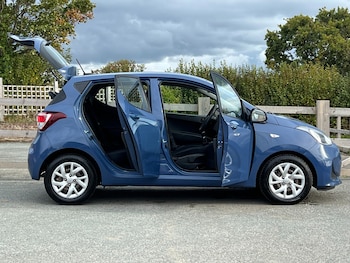 Used Hyundai i10 2017 for sale - 76106276: Photo