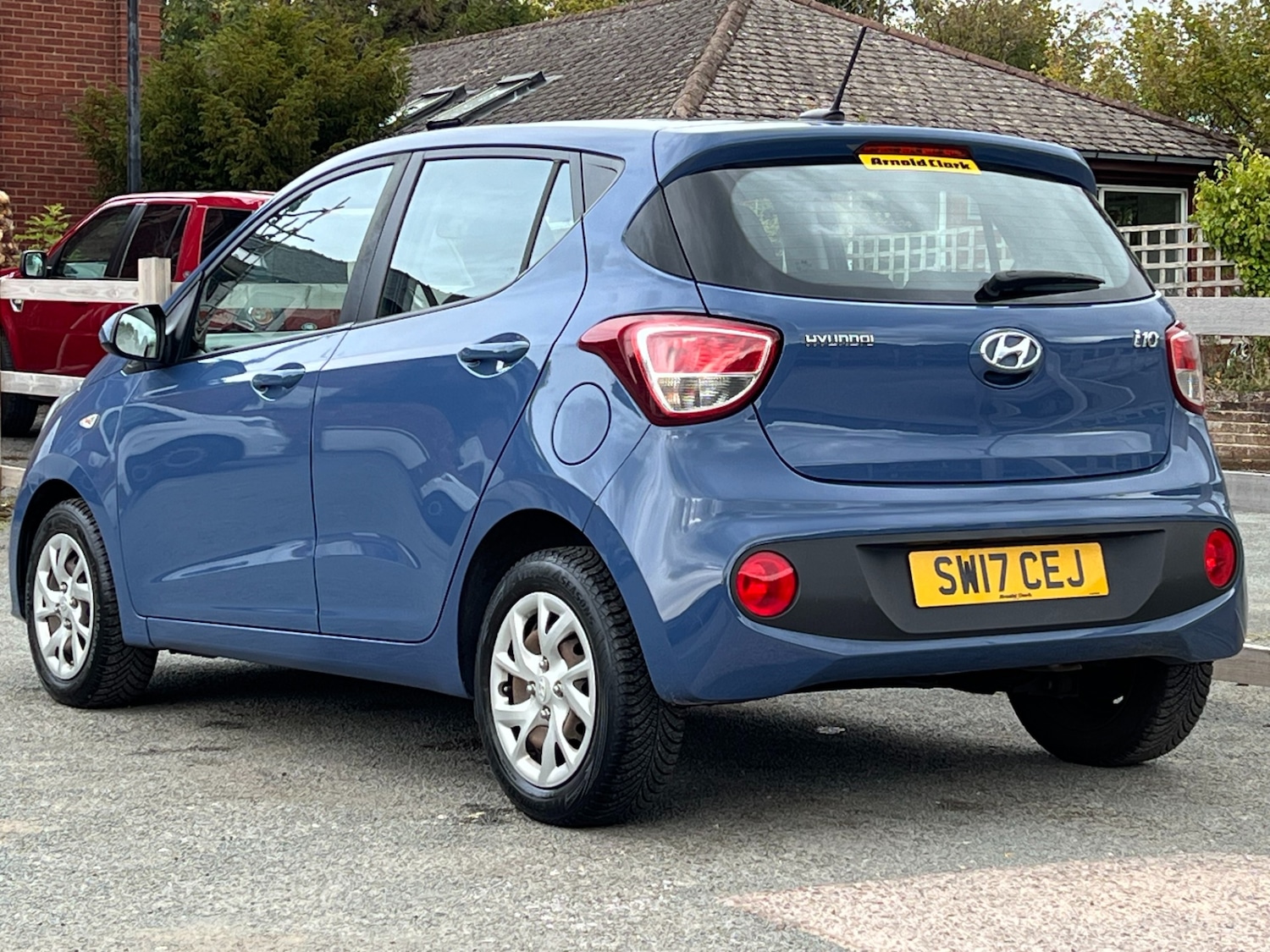 Used Hyundai i10 2017 for sale - 76106276: Photo 8