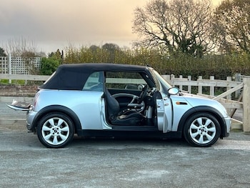 Used MINI Convertible 2005 for sale - 79311433: Photo
