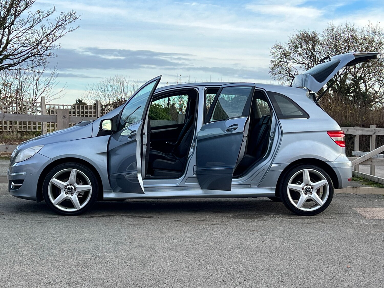 Used Mercedes-Benz B Class 2010 for sale - 76494126: Photo 19