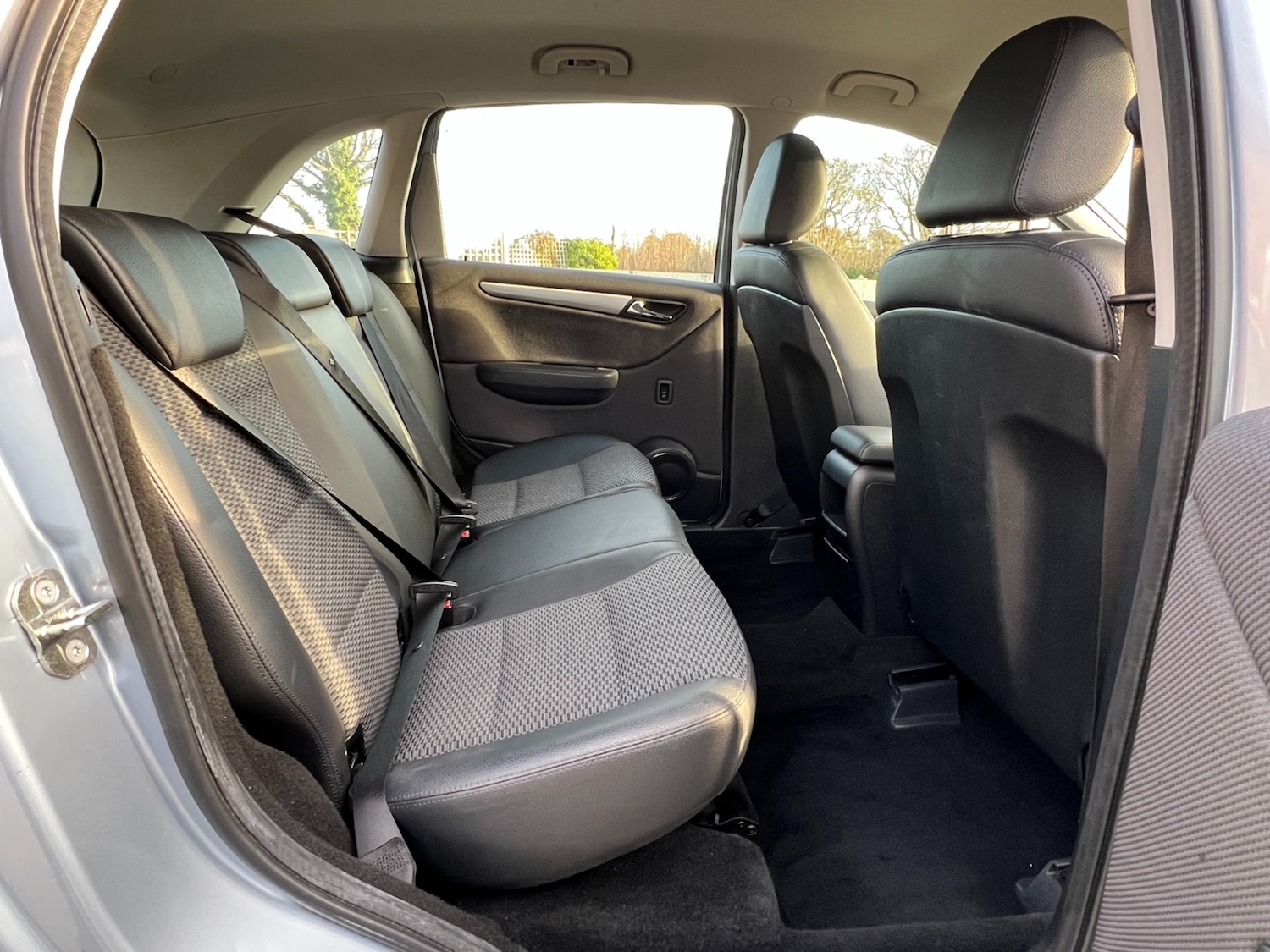 Used Mercedes-Benz B Class 2010 for sale - 76494126: Photo 26