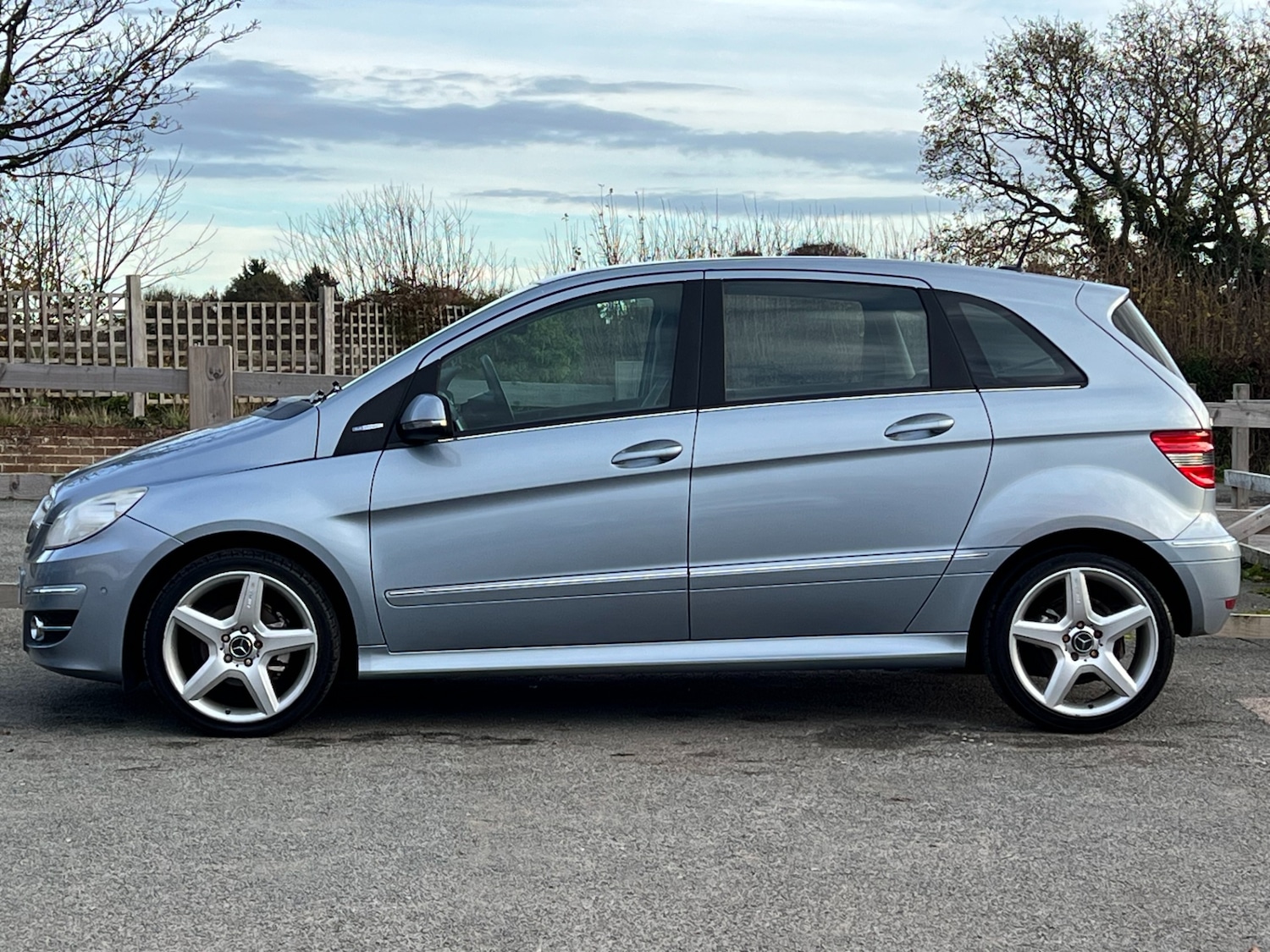 Used Mercedes-Benz B Class 2010 for sale - 76494126: Photo 28
