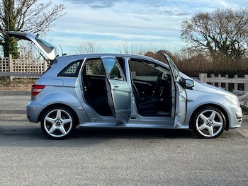 Used Mercedes-Benz B Class 2010 for sale - 76494126: Photo