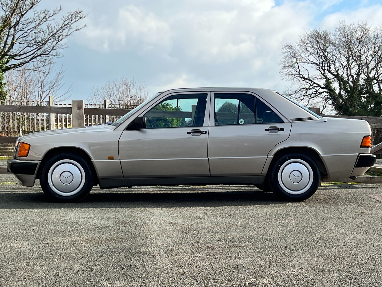 Used Mercedes-Benz 190 1989 for sale - 76036493: Photo 21