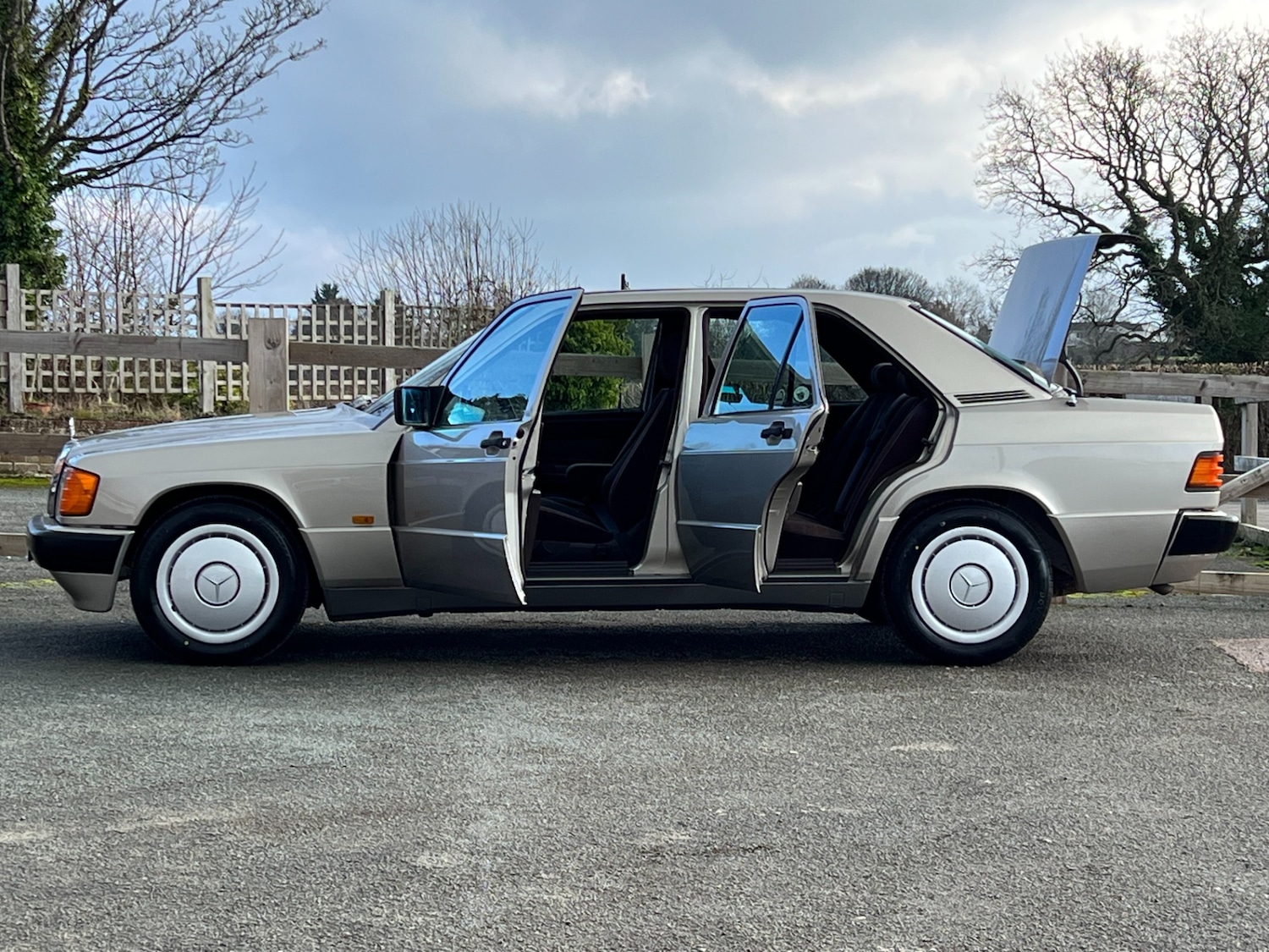 Used Mercedes-Benz 190 1989 for sale - 76036493: Photo 28