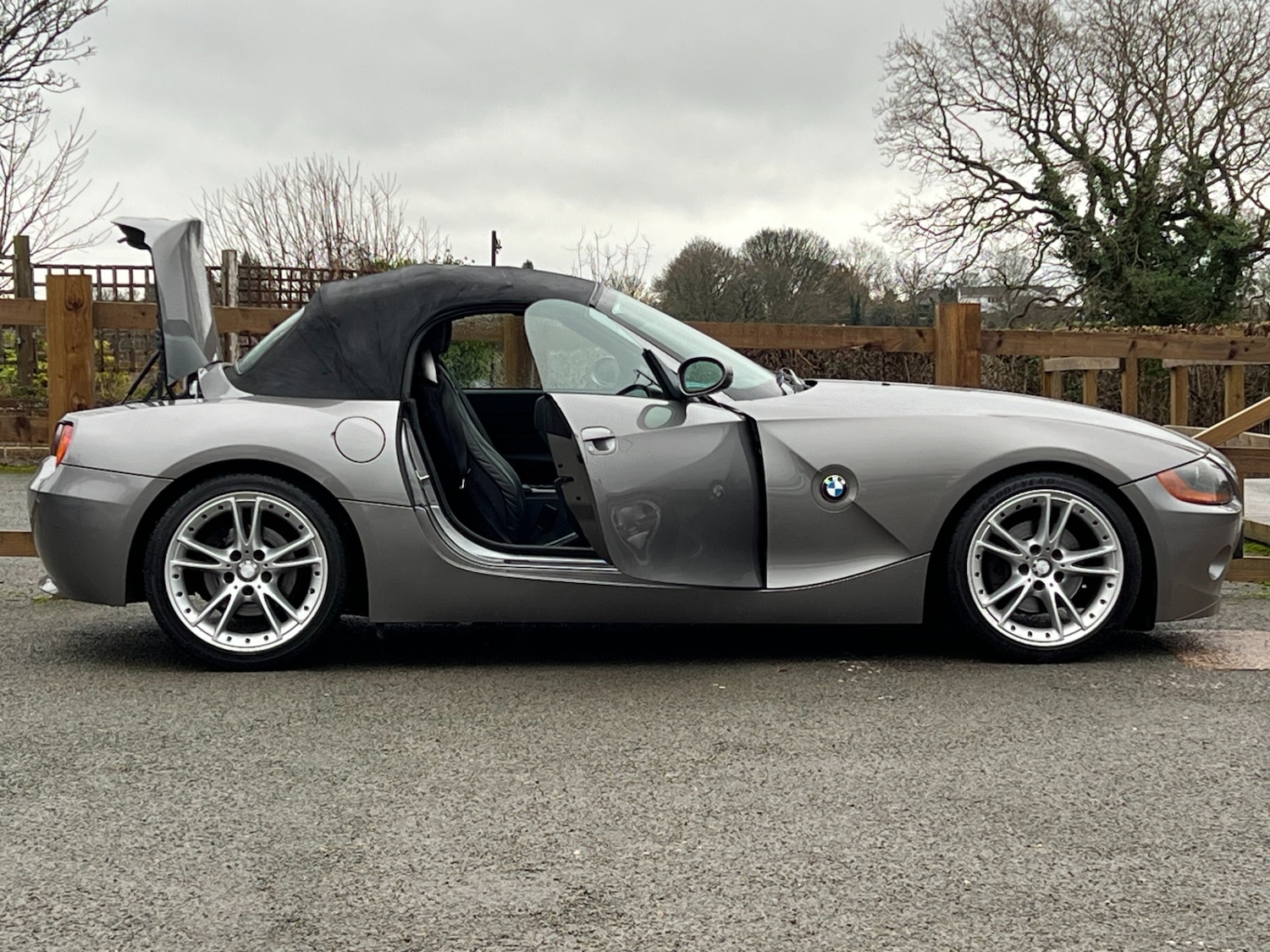 Used BMW Z4 2005 for sale - 77336682: Photo 4