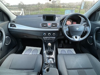 Used Renault Megane 2011 for sale - 76637830: Photo