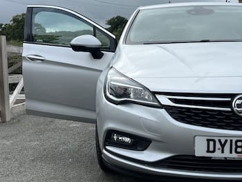 Used Vauxhall Astra 2018 for sale - 79564079: Photo
