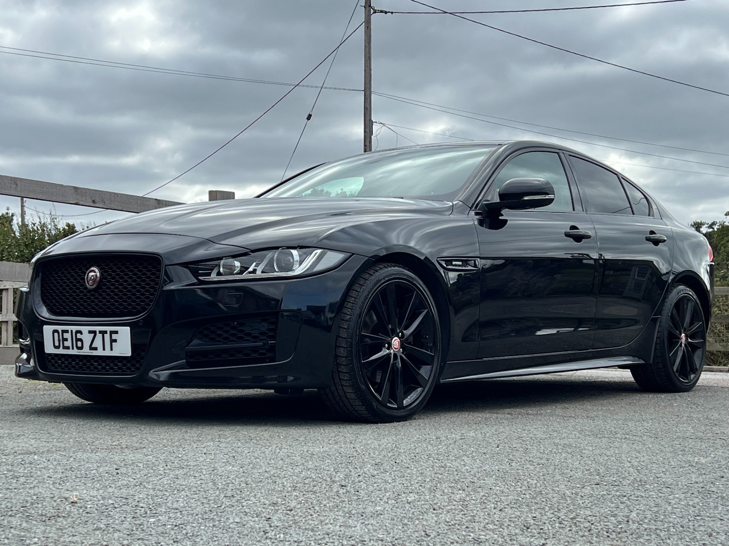 Used Jaguar XE 2016 for sale - 76145760: Photo 1