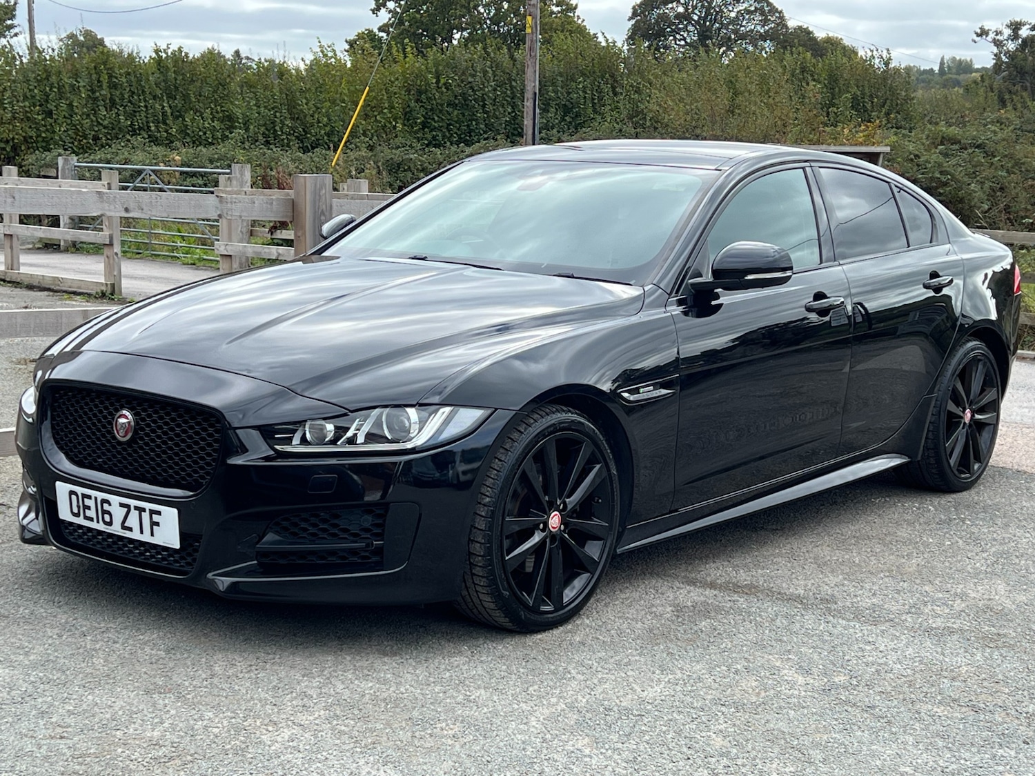 Used Jaguar XE 2016 for sale - 76145760: Photo 27