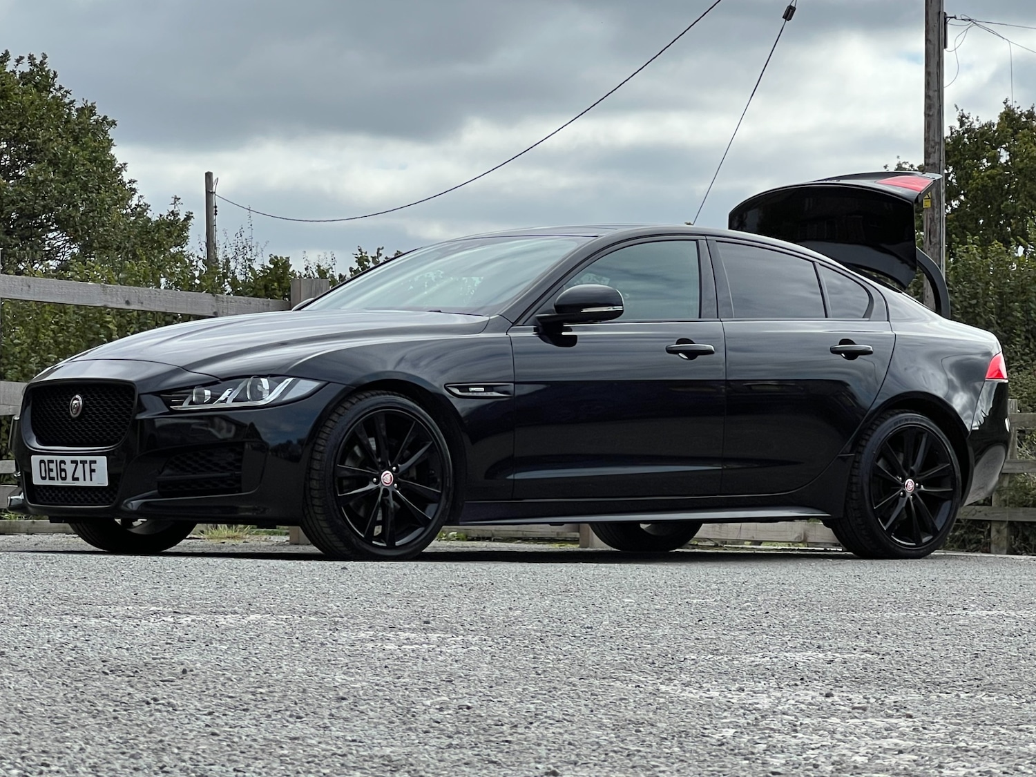 Used Jaguar XE 2016 for sale - 76145760: Photo 32