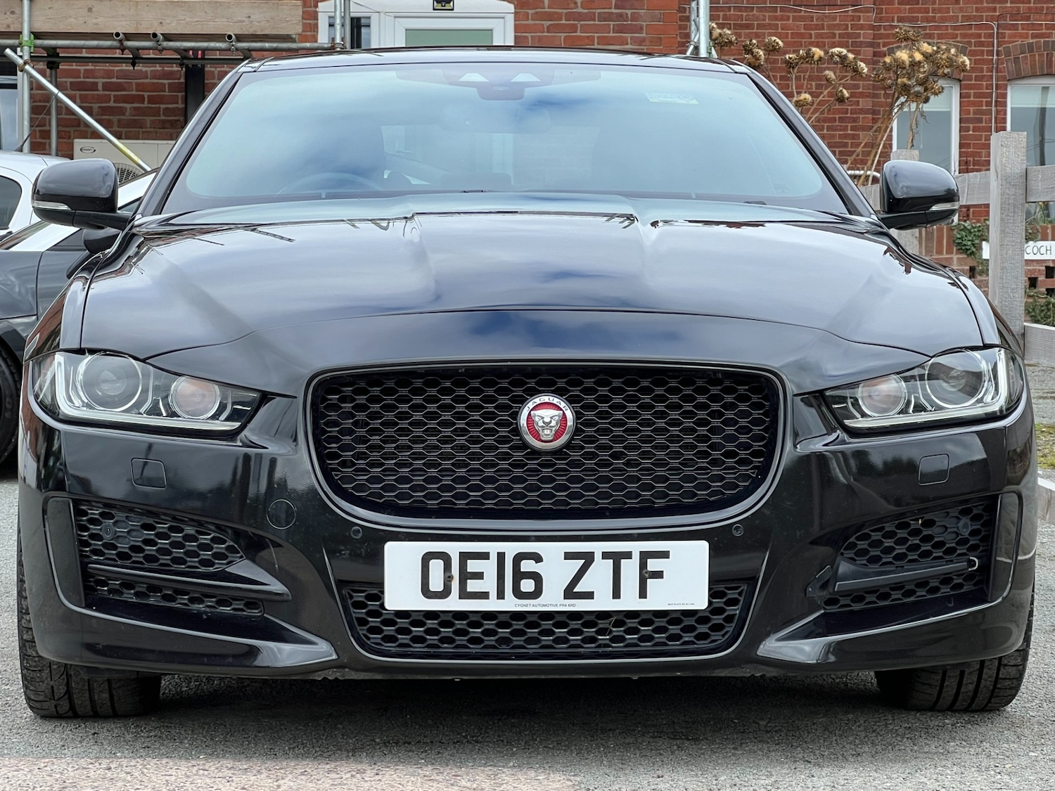 Used Jaguar XE 2016 for sale - 76145760: Photo 5