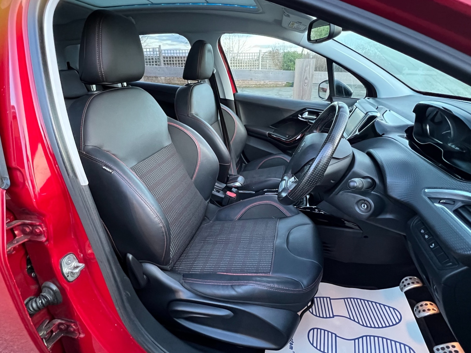 Used Peugeot 2008 2016 for sale - 76806956: Photo 16