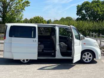 Used Nissan Elgrand  for sale - 74467858: Photo