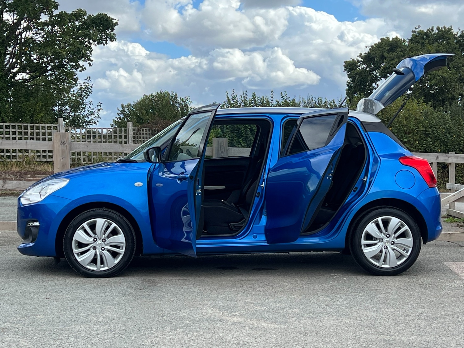 Used Suzuki Swift 2018 for sale - 75525104: Photo 26