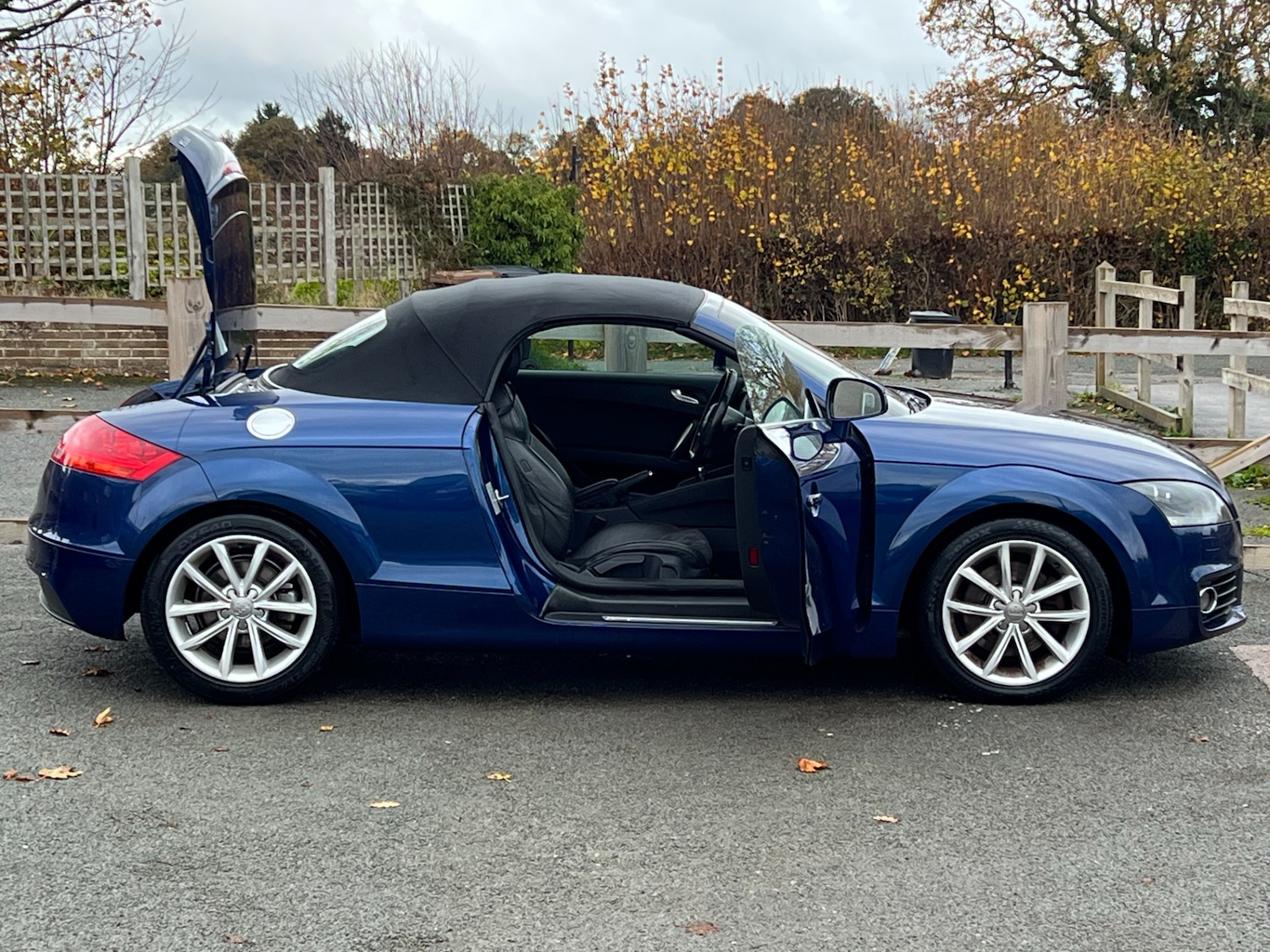 Used Audi TT 2011 for sale - 76541662: Photo 8