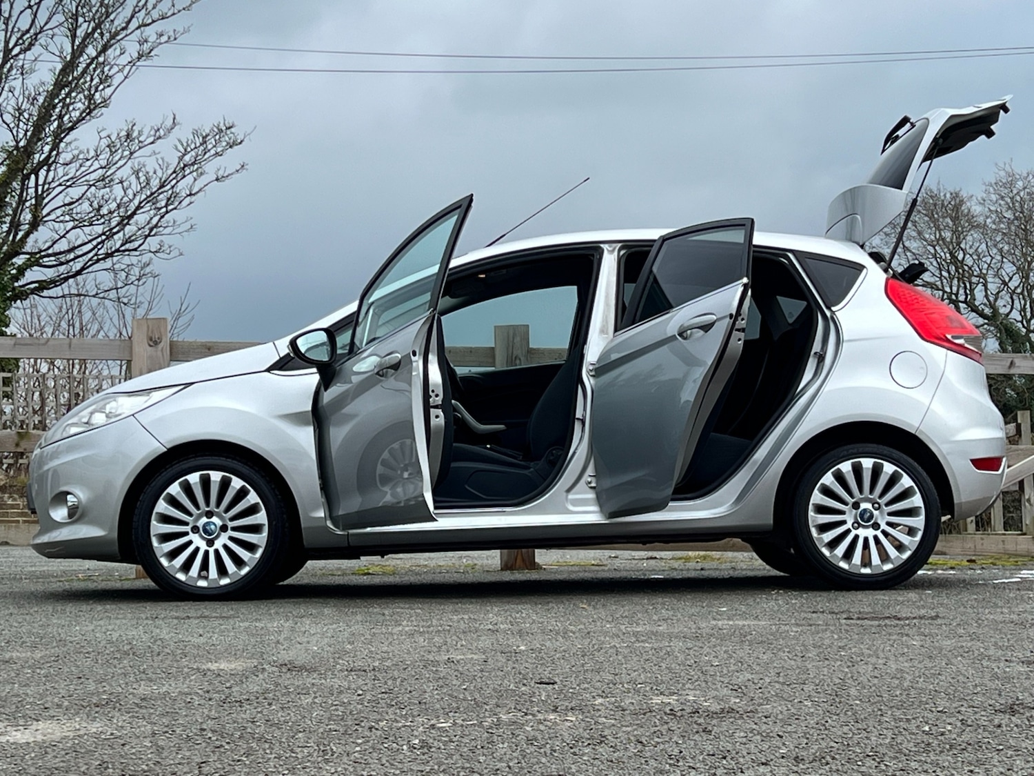 Used Ford Fiesta 2010 for sale - 77297982: Photo 15