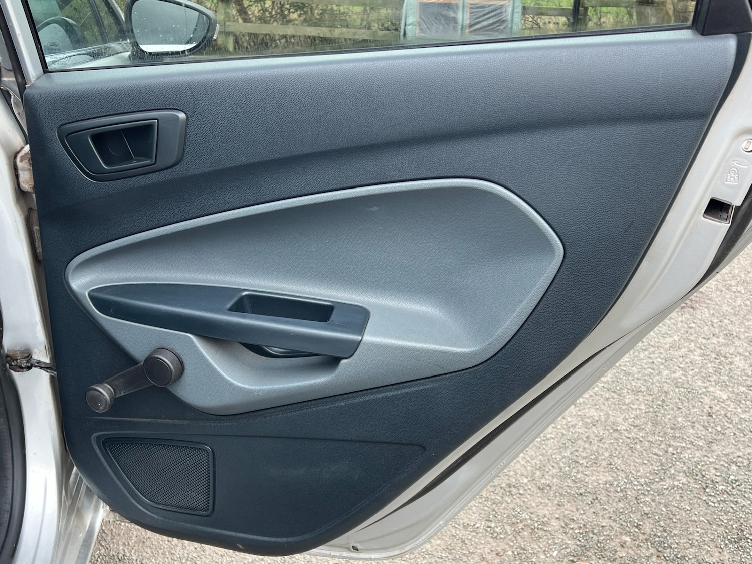 Used Ford Fiesta 2010 for sale - 77297982: Photo 25