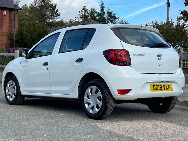 Used Dacia Sandero 2018 for sale - 76156602: Photo 10