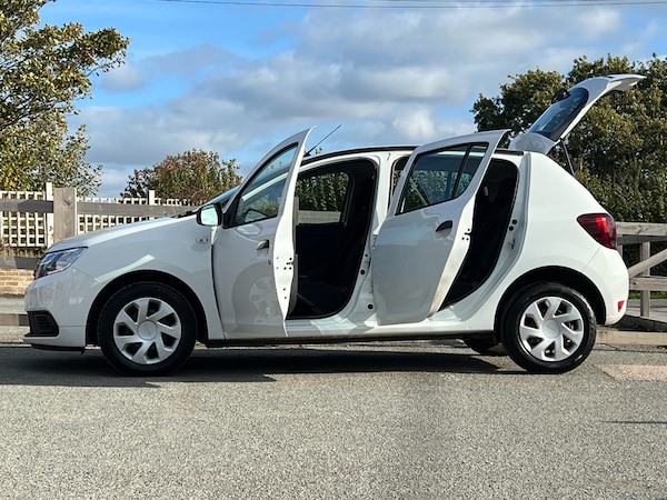 Used Dacia Sandero 2018 for sale - 76156602: Photo 14