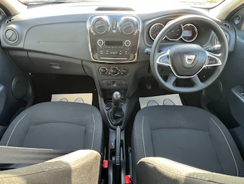 Used Dacia Sandero 2018 for sale - 76156602: Photo 3