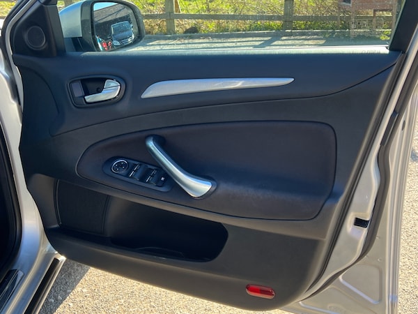 Used Ford Mondeo 2010 for sale - 74061509: Photo 17