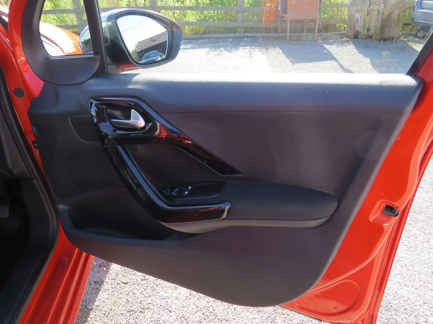 Used Peugeot 208 2017 for sale - 76493827: Photo 21