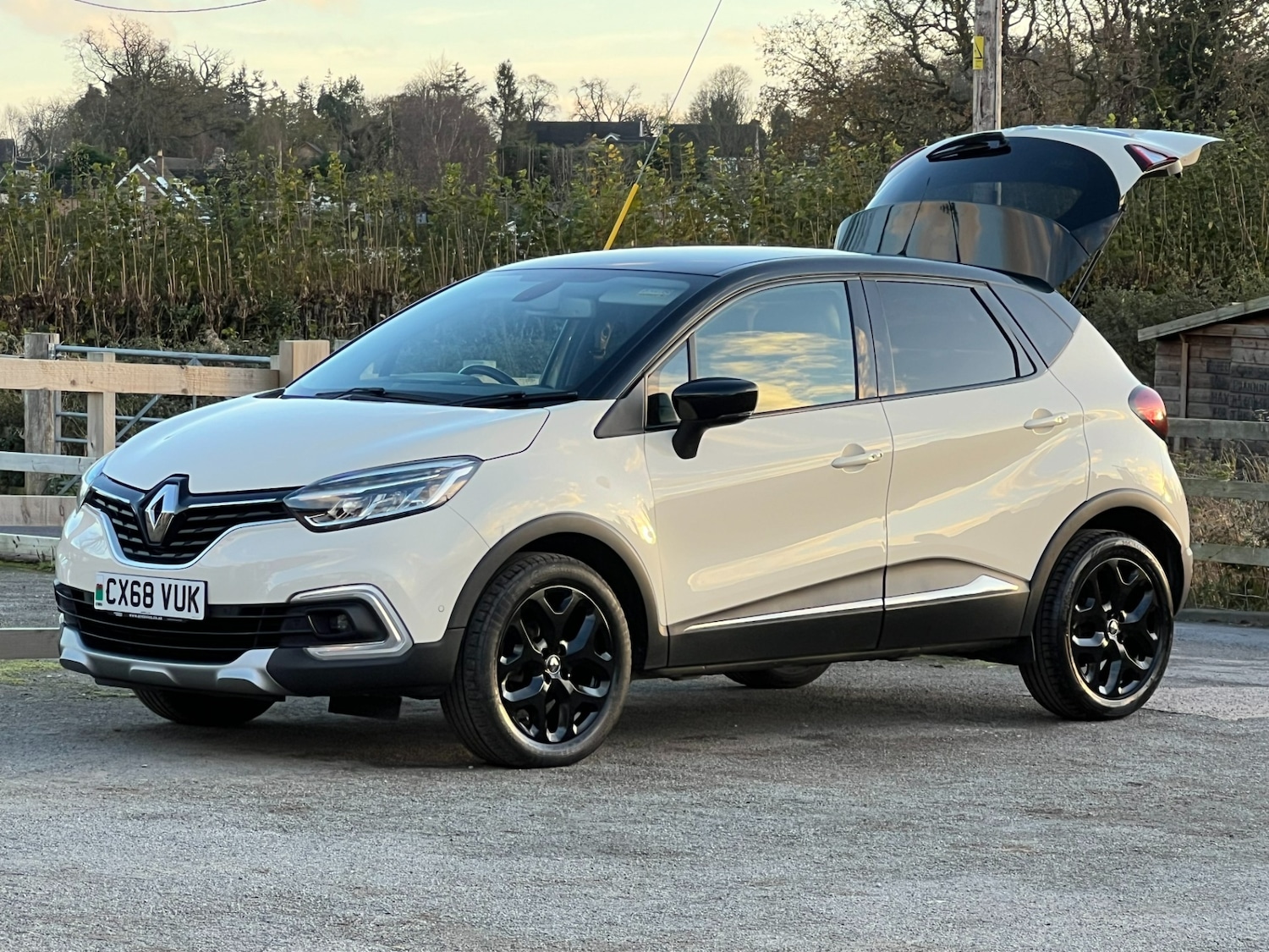 Used Renault Captur 2018 for sale - 76578252: Photo 3