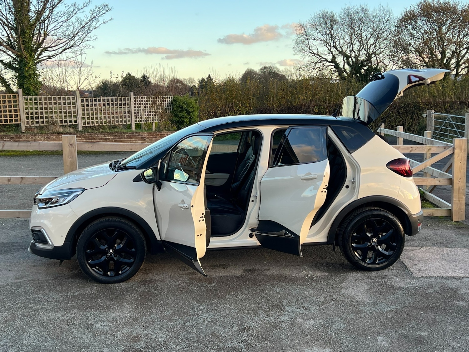 Used Renault Captur 2018 for sale - 76578252: Photo 9