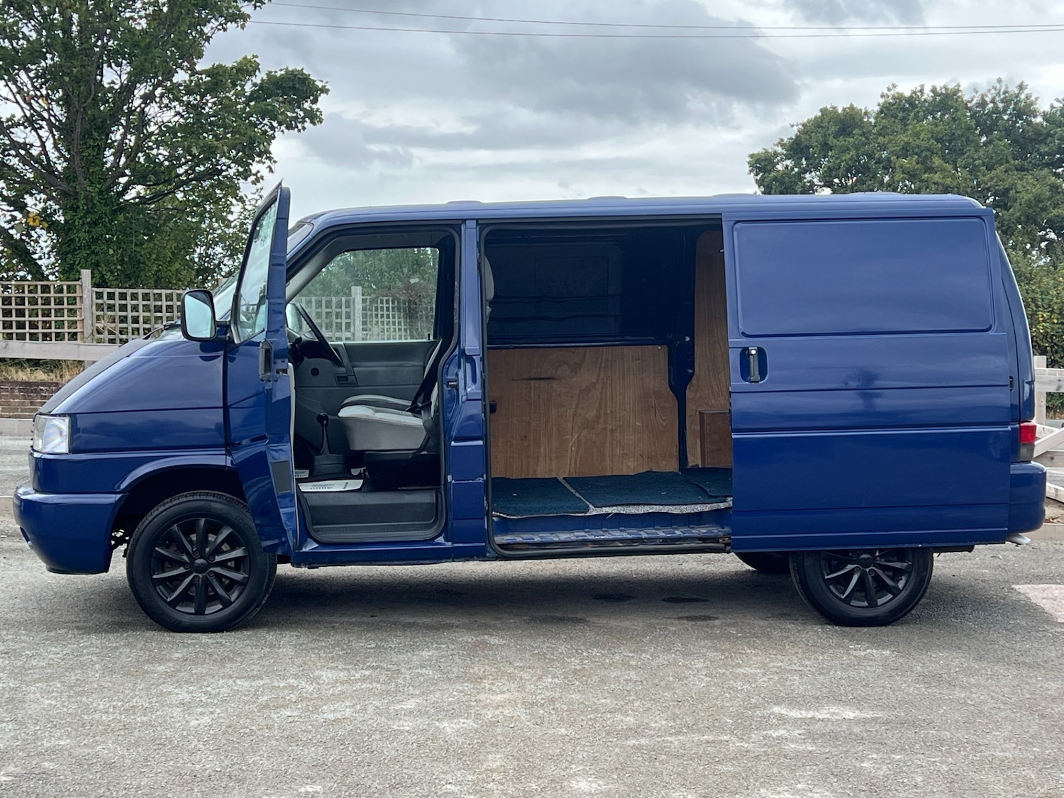 Used Volkswagen Transporter 2002 for sale - 76242642: Photo 3