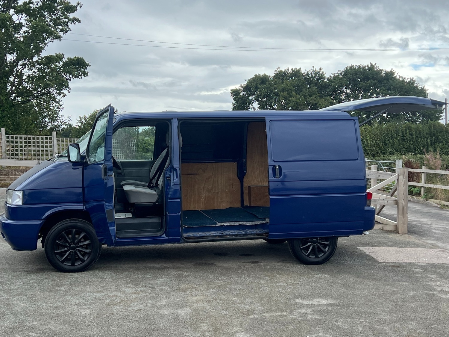 Used Volkswagen Transporter 2002 for sale - 76242642: Photo 5