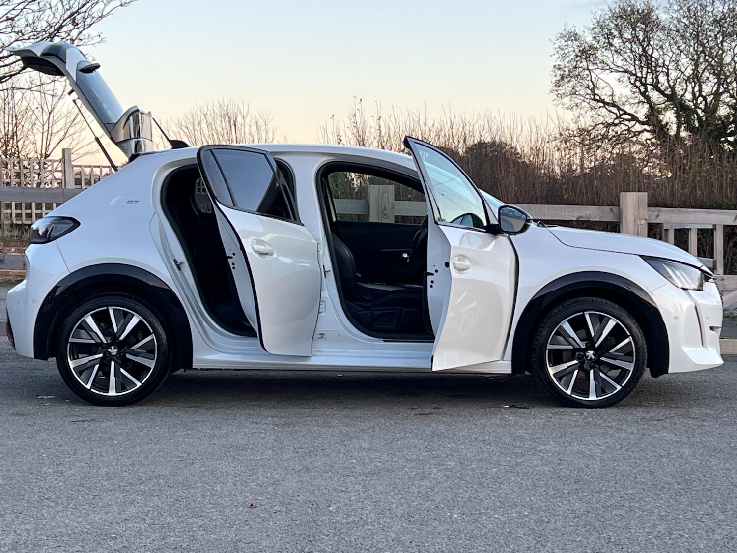 Used Peugeot 208 2022 for sale - 76637878: Photo 4